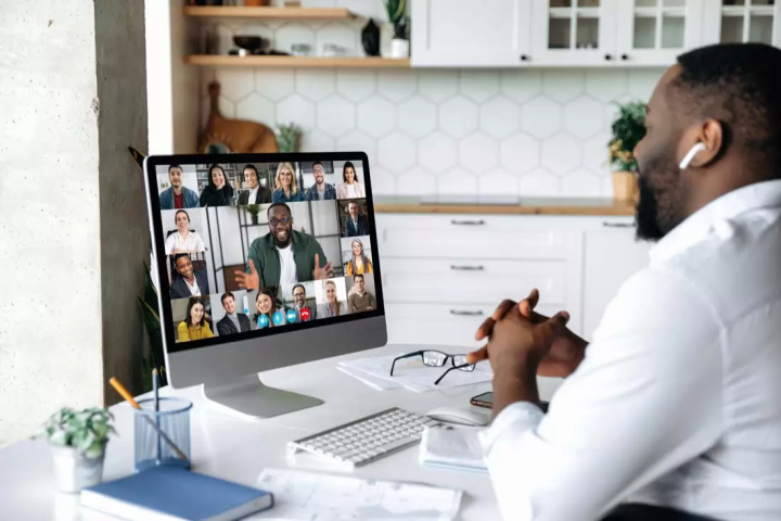 远程办公人员的理想住所：每月专题介绍配备 Wi-Fi、家具齐全且设施完善的房屋。