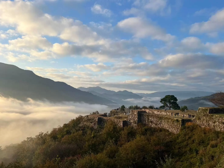 [Hyogo Prefecture Asago City] Takeda Castle Ruins: Recommended Information for the Sea of ​​Clouds Season! [Japan's Machu Picchu]