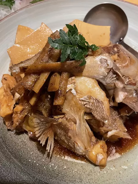 Enjoy meeting new people as you visit the night spots in Ainan Town, Ehime Prefecture.