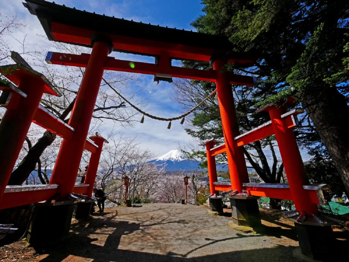 [Yamanashi - Mt. Fuji] Winter fireworks, spectacular views of Mt. Fuji, strawberry picking, and hot springs! Enjoy winter at Lake Kawaguchi!