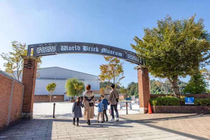 [Day Trip from Osaka] Take the express bus to Maizuru, the city of sea and red brick buildings!