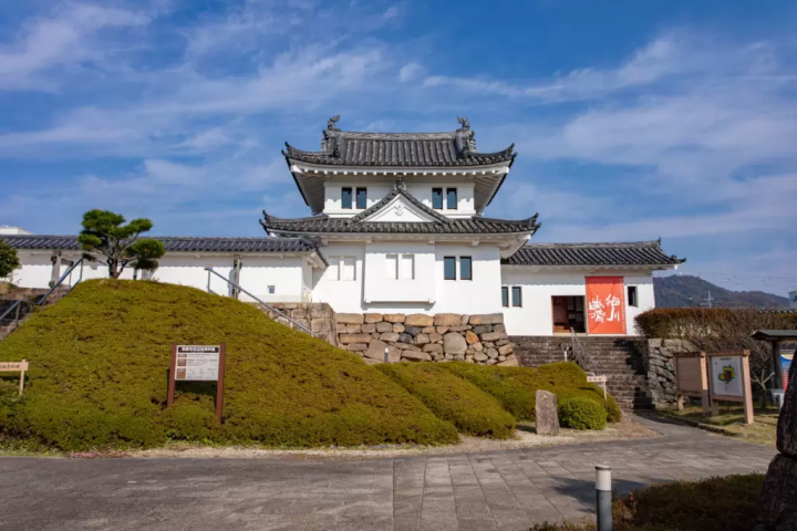 [Day Trip from Osaka] Take the express bus to Maizuru, the city of sea and red brick buildings!