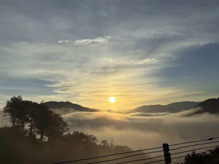 “เมฆน้ำตก” คือสิ่งเดียวที่คุณต้องจับตามองไปตลอดชีวิต! รางวัลทัวร์ภูเขาที่กินได้