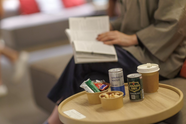 Guest lounge opening hours: 15:00-25:00 / 06:00-11:00 (*Only for hotel guests)