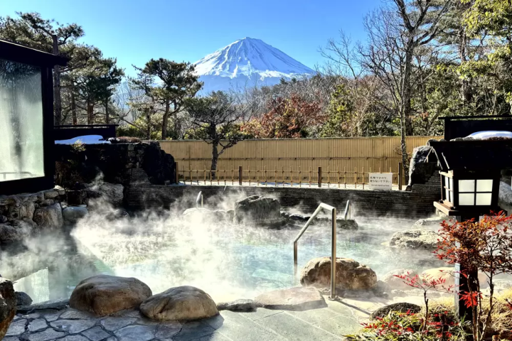 ประสบการณ์สุดหรูหรา แช่น้ำพุร้อน พร้อมชม ภูเขาไฟฟูจิ! ทริปไปเช้าเย็นกลับบ่อน้ำพุร้อนที่ทะเลสาบคาวากูจิ “ยูลาริ บ่อน้ำพุร้อนพร้อมวิว ฟูจิ”