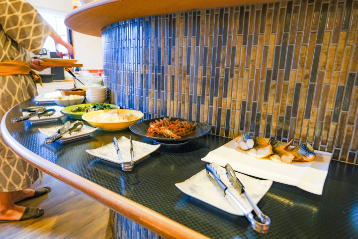 Japan’s Only "Oil Bath"! A Guide to Toyotomi Onsen: Hokkaido’s Northernmost Hot Spring (Day Trips & Stays)