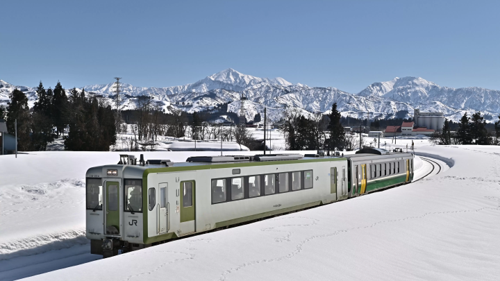 ทริปสั้นๆ ท่ามกลางทิวทัศน์หิมะบนรถไฟ JR ทาดามิ
