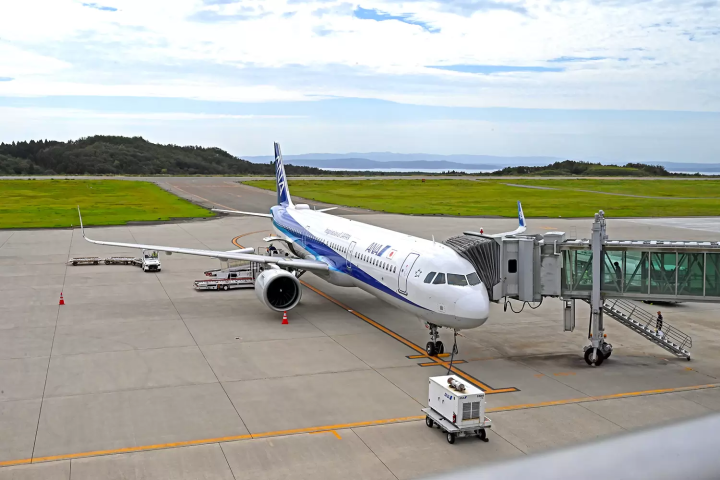 Noto Satoyama Airport operates two round trips per day between Tokyo and Haneda, with ANA flights operating between Haneda and Noto . It is also a hub for Noto , connecting Kanazawa and other major areas of Noto . 