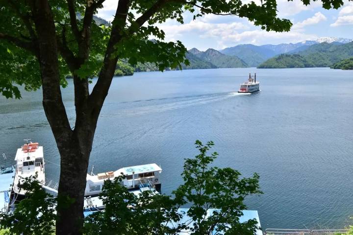 일본 최대의 발전량을 자랑하는 뒤쪽에 로 떠나보세요!