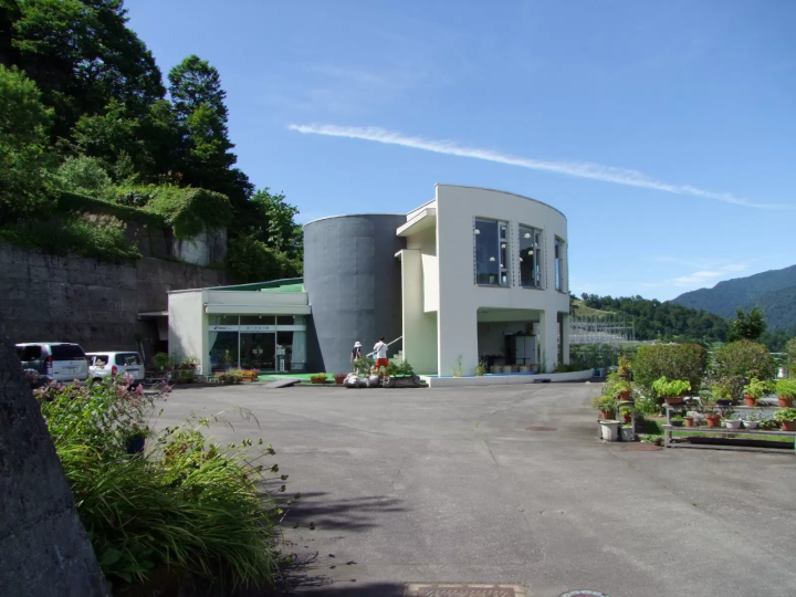 일본 최대의 발전량을 자랑하는 뒤쪽에 로 떠나보세요!