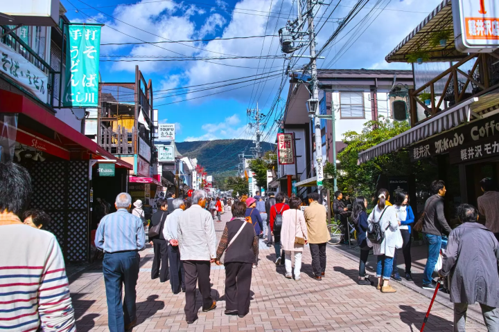 [Karuizawa, Kusatsu, and Manza] Winter Highland Resort Trip from Tokyo - Enjoy Hot Springs, Nature, and Fine Cuisine