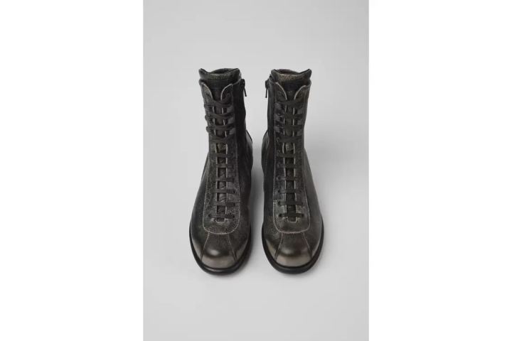 [아이콘 모델/펠로스] 30년간 변함없는 품질과 존재감에 대한 헌신