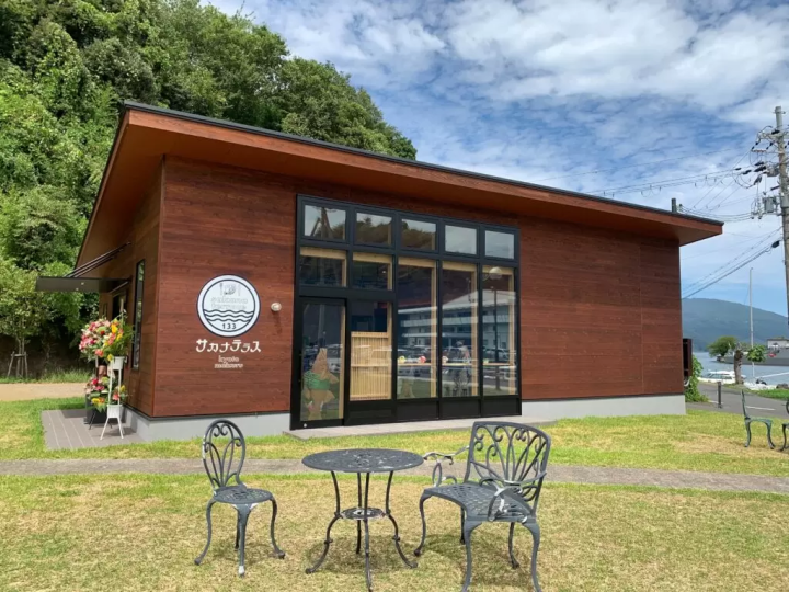 [Day Trip from Osaka] Take the express bus to Maizuru, the city of sea and red brick buildings!