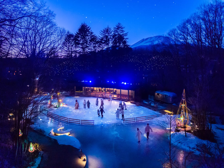 輕井澤冬季必訪「星塵冰場+聖誕燈飾」體驗漫步星空的冰上滑行