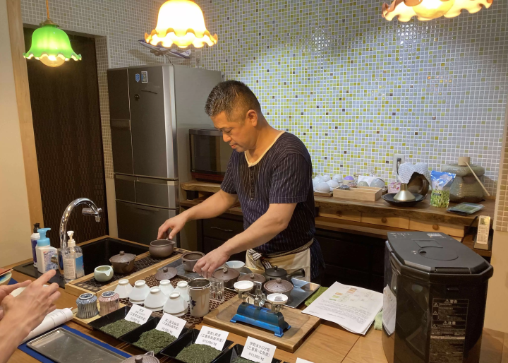 Dive into the World of Tea at Chaju Green Tea Store!