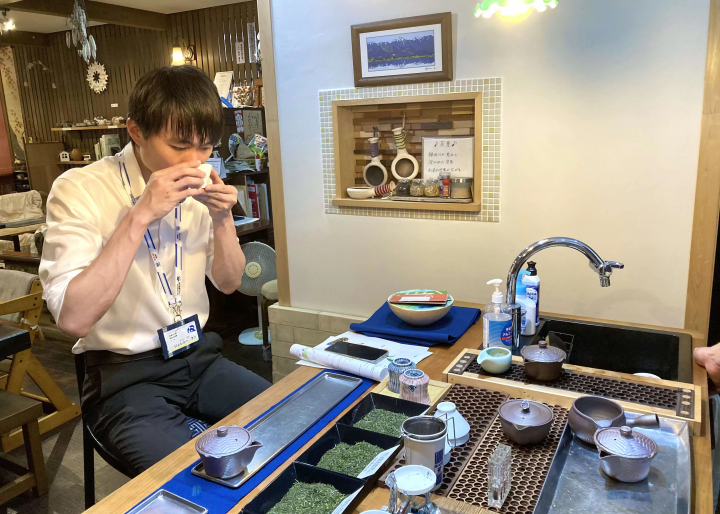 Dive into the World of Tea at Chaju Green Tea Store!