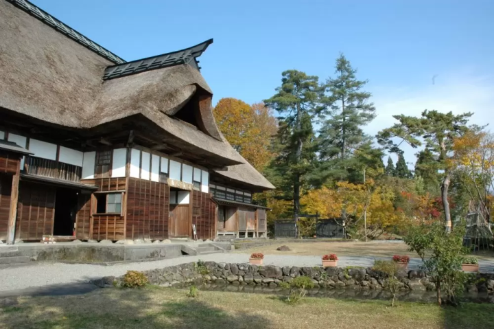 มองเห็นธารน้ำแข็งที่ นีงะตะ?! 7 จุดท่องเที่ยวแนะนำใน อุโอนุมะ และ "ธารน้ำแข็งหิมะ" - ทัศนียภาพในฤดูใบไม้ผลิที่ อุโอนุมะ!