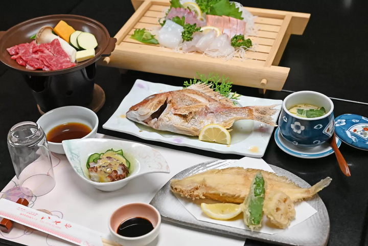 A trip around Wakasa and the Mikata Five Lakes - Five ways to experience the five-colored lakes and the Hara scenery of Japan -