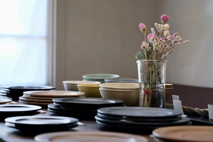 Awabiware ceramic plates on display at the shop in Omachi – traditional Japanese pottery