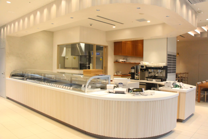 Japan Christmas Guide 2025: The Best Cake at Toyosu's "Eclat des Jours"