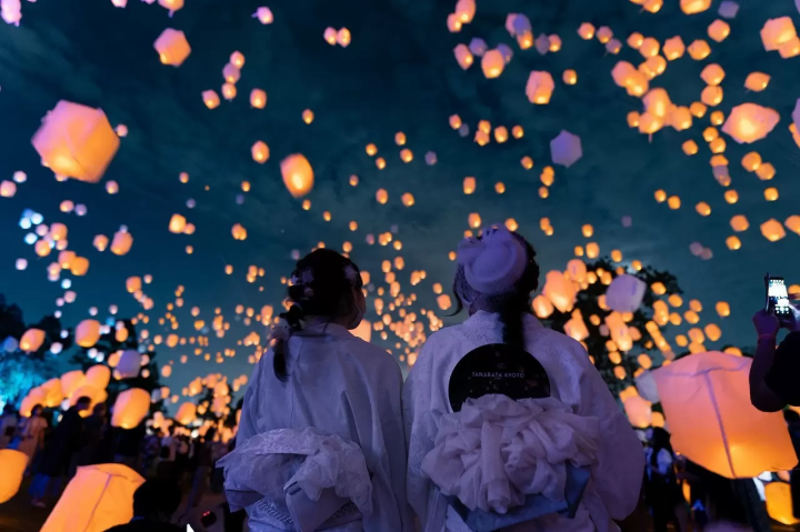 Tokyo Mega Illumi Outdoor Xmas Week: Sky Lanterns, Lights and More