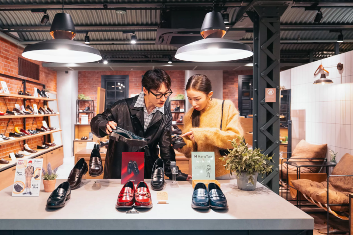 ジャパンブランドを深掘り! GENSEI&ニンと巡る、革靴の名店【ハルタ編】