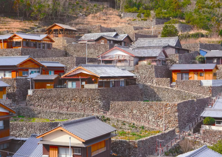 [Amazing!!] A village surrounded by stone walls, known only to those in the know! "Ishigaki no Sato Gaitomari"
