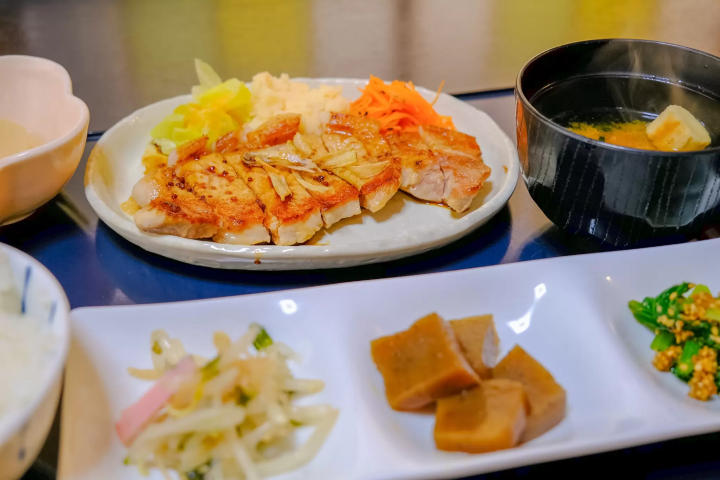 Winter in Okunikko: The Ultimate Guide to Yumoto Onsen (Japan's Top Sulfur Springs, Views & Gourmet)