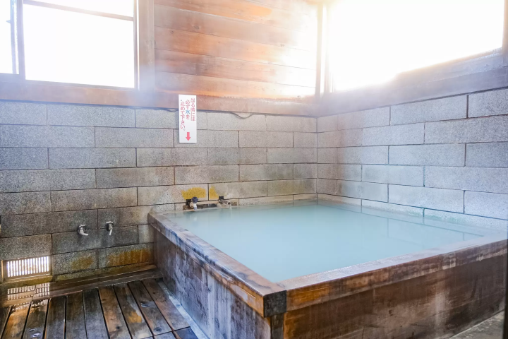 Winter in Okunikko: The Ultimate Guide to Yumoto Onsen (Japan's Top Sulfur Springs, Views & Gourmet)