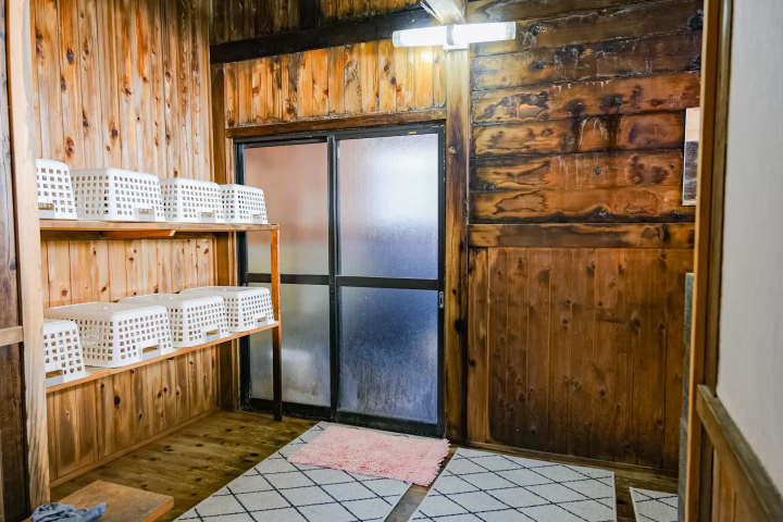 Winter in Okunikko: The Ultimate Guide to Yumoto Onsen (Japan's Top Sulfur Springs, Views & Gourmet)