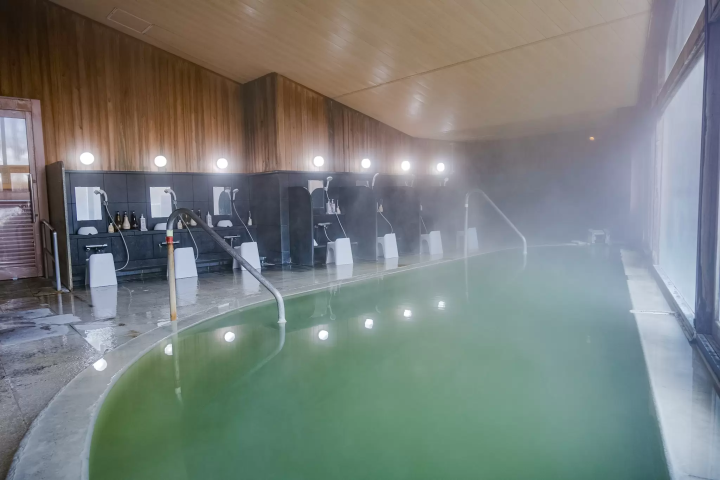 Winter in Okunikko: The Ultimate Guide to Yumoto Onsen (Japan's Top Sulfur Springs, Views & Gourmet)