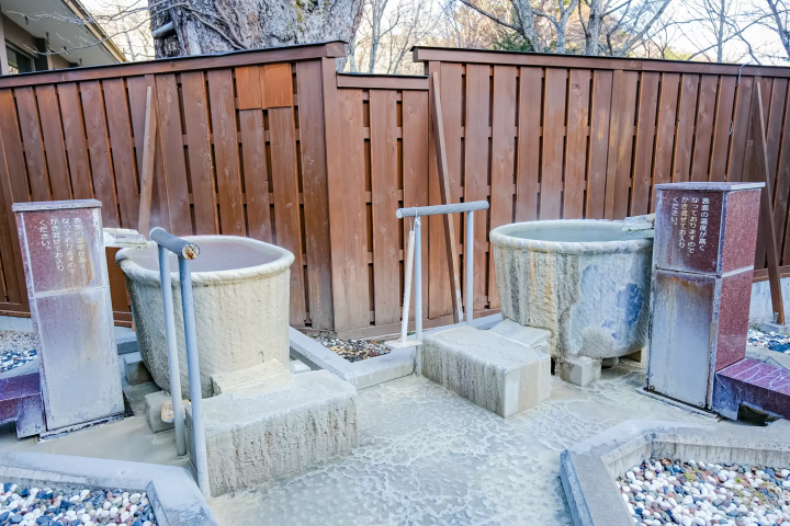 Winter in Okunikko: The Ultimate Guide to Yumoto Onsen (Japan's Top Sulfur Springs, Views & Gourmet)