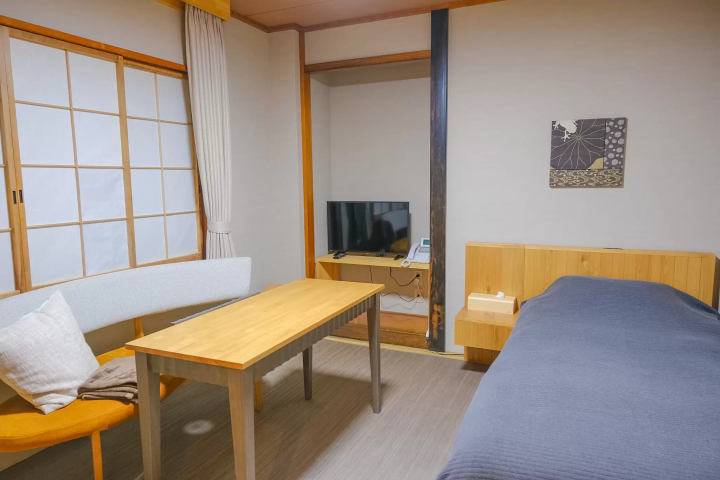 Winter in Okunikko: The Ultimate Guide to Yumoto Onsen (Japan's Top Sulfur Springs, Views & Gourmet)