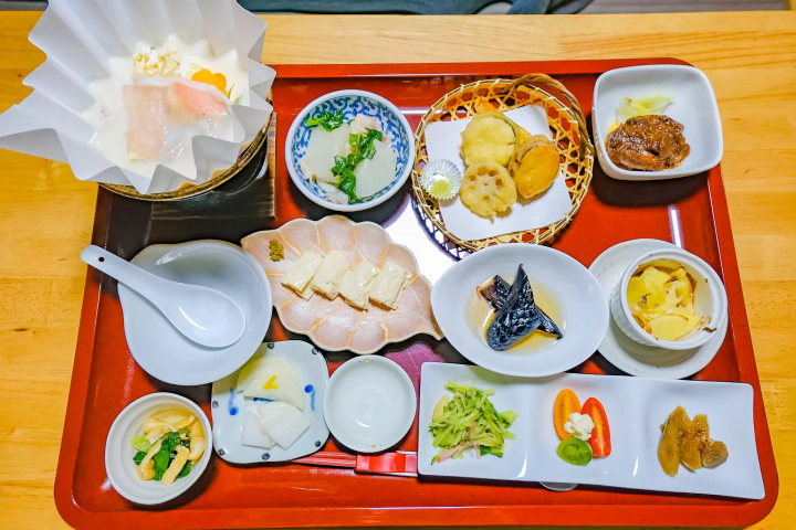 Winter in Okunikko: The Ultimate Guide to Yumoto Onsen (Japan's Top Sulfur Springs, Views & Gourmet)