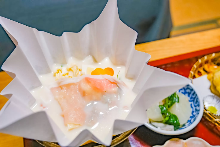 Winter in Okunikko: The Ultimate Guide to Yumoto Onsen (Japan's Top Sulfur Springs, Views & Gourmet)