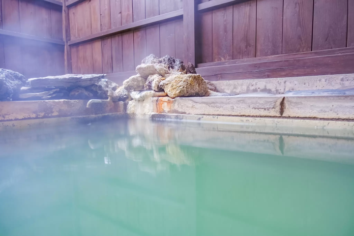 Winter in Okunikko: The Ultimate Guide to Yumoto Onsen (Japan's Top Sulfur Springs, Views & Gourmet)