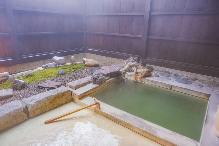 Winter in Okunikko: The Ultimate Guide to Yumoto Onsen (Japan's Top Sulfur Springs, Views & Gourmet)