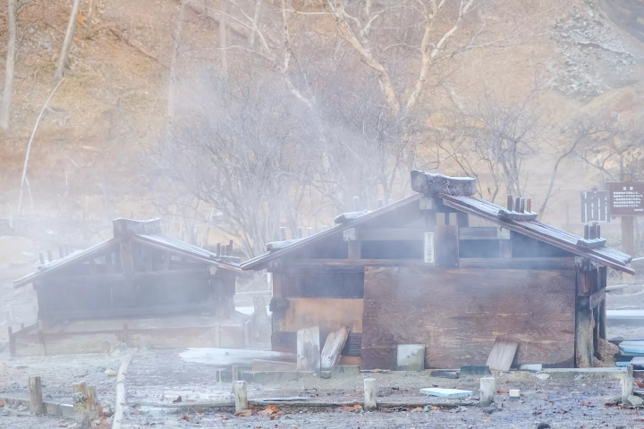 Winter in Okunikko: The Ultimate Guide to Yumoto Onsen (Japan's Top Sulfur Springs, Views & Gourmet)