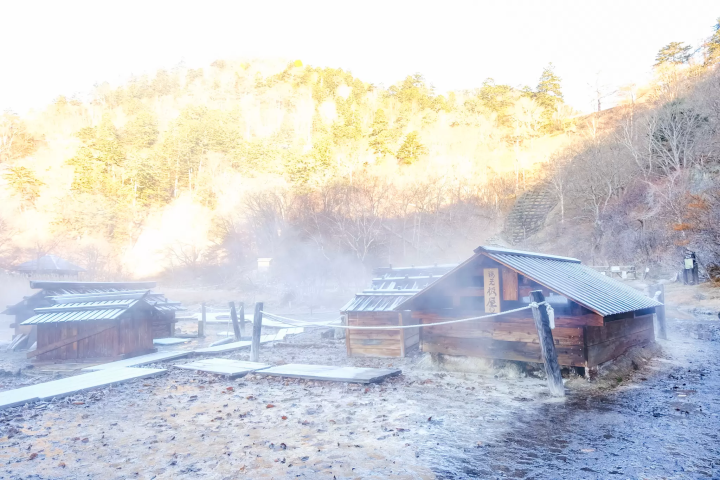 Winter in Okunikko: The Ultimate Guide to Yumoto Onsen (Japan's Top Sulfur Springs, Views & Gourmet)