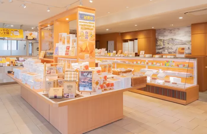 【工場見学】伝統の技と甘味文化にふれる、130年続く老舗和洋菓子店で和菓子づくり