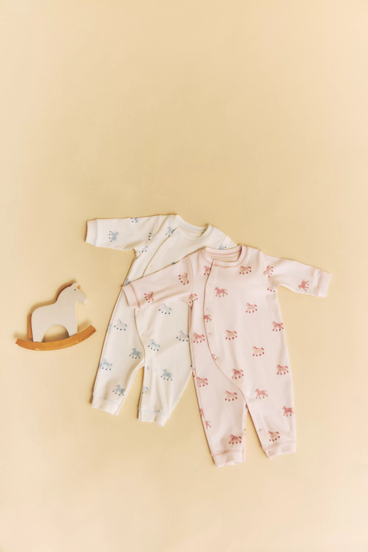 2026最萌童裝登場!GELATO PIQUE KIDS & BABY首度推出生肖系列「小馬商品」