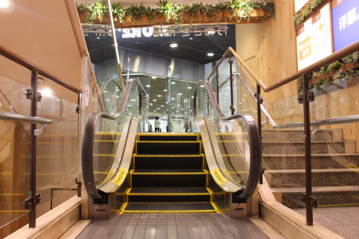 มาสัมผัสประสบการณ์ “บันไดเลื่อนที่สั้นที่สุดในโลก” ที่คาวาซากิ โมเรส ใช้เวลาเพียง 8 วินาที!