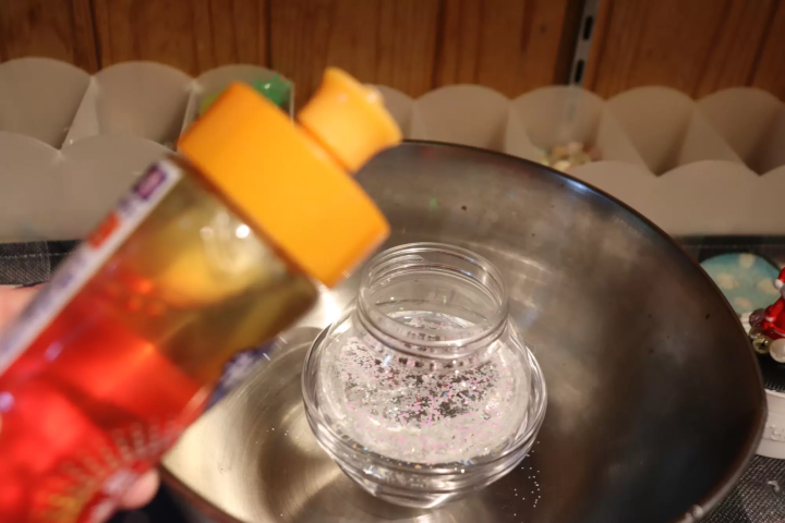 Experience making a snow globe at Father Christmas, an authentic Christmas specialty store in Kurashiki Bikan Historical Quarter