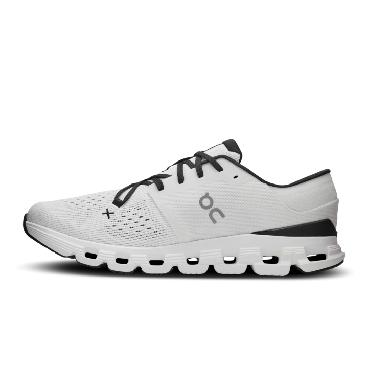 ランニングからライフスタイルまで、あらゆる動きが思いのままに。On クラウドX4
