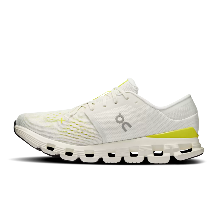 ランニングからライフスタイルまで、あらゆる動きが思いのままに。On クラウドX4