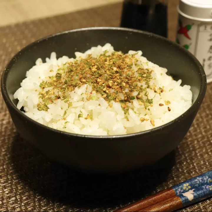 A popular souvenir from Tomioka! Shichimi, a seasoning from a long-established shop loved for over 100 years