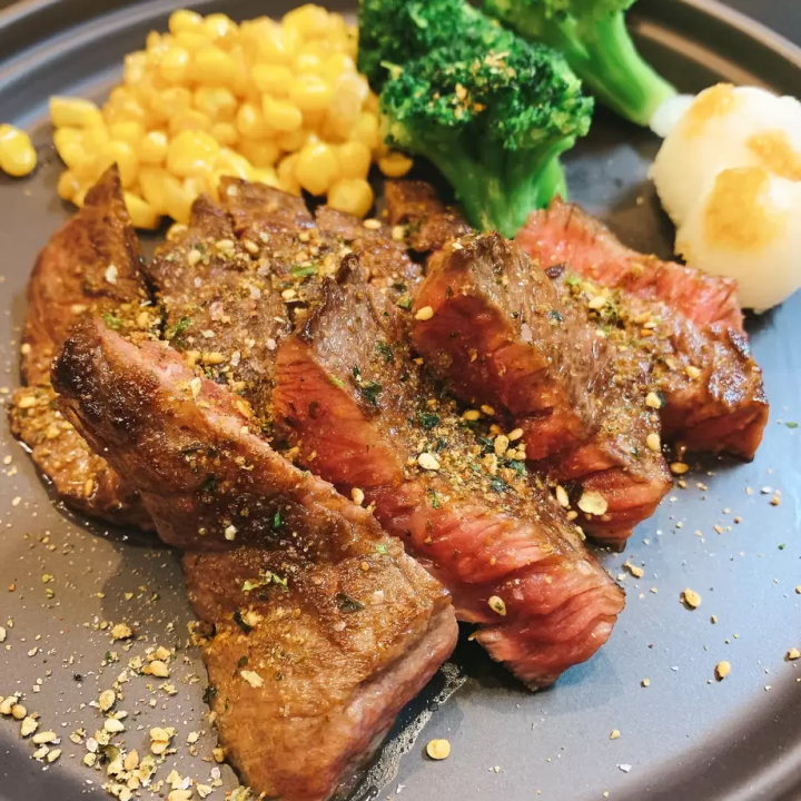 A popular souvenir from Tomioka! Shichimi, a seasoning from a long-established shop loved for over 100 years