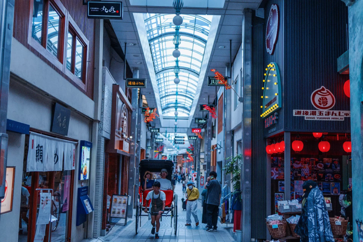 "A Story Residing in a Single Manju": A Manju Tasting Experience with Audio Guide at Dogo Onsen