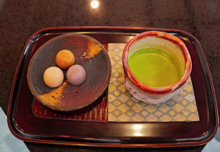 "A Story Residing in a Single Manju": A Manju Tasting Experience with Audio Guide at Dogo Onsen
