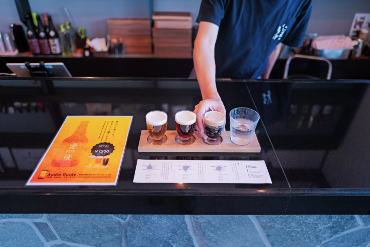 在道后温泉，一杯清酒将带您沉浸于一段故事之中。一段前所未有的清酒品鉴体验就此展开。